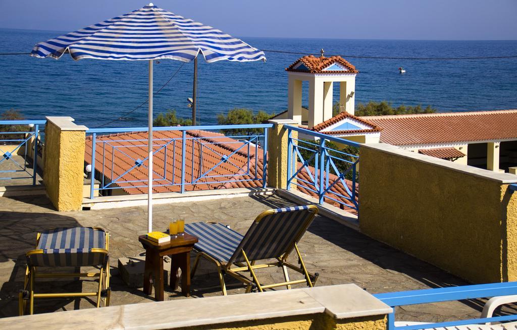 Hesperia Hotel Karlovassi Exterior foto