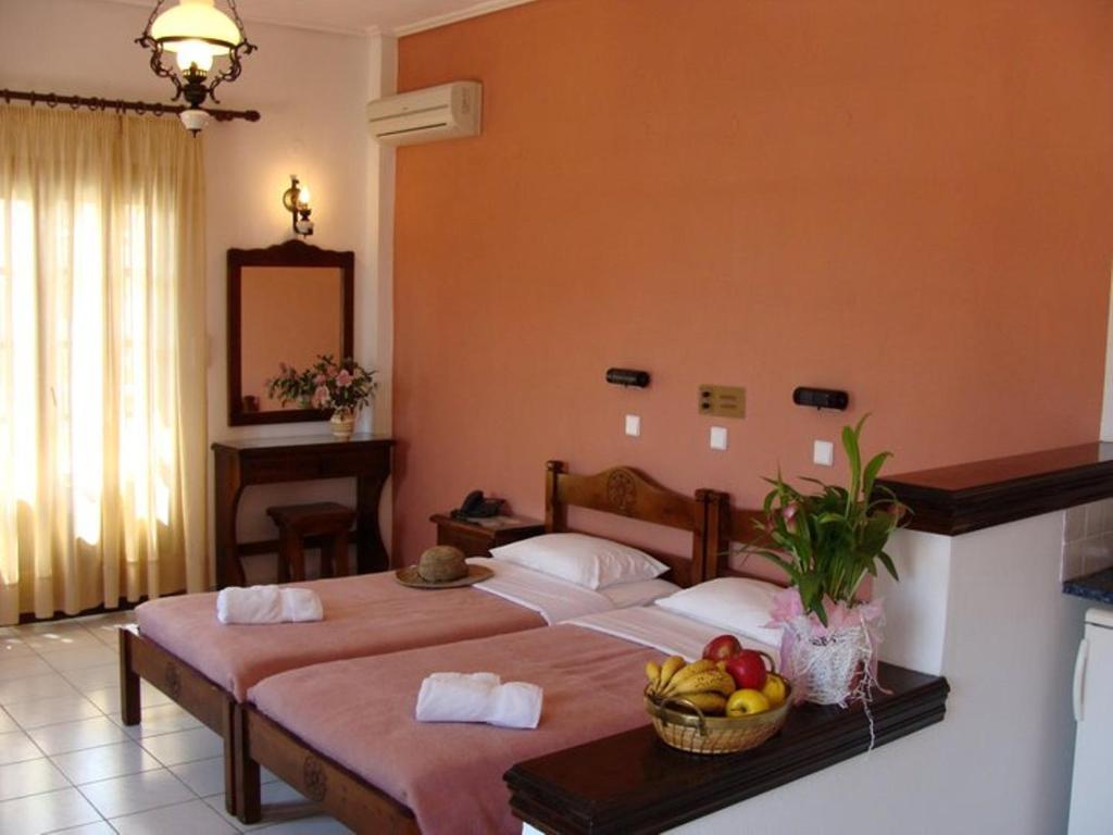 Hesperia Hotel Karlovassi Habitación foto