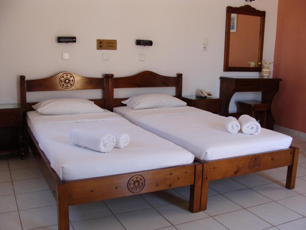 Hesperia Hotel Karlovassi Habitación foto